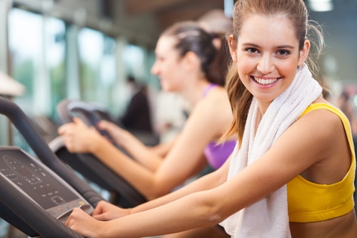 Woman in a gym - personal training etiquette
